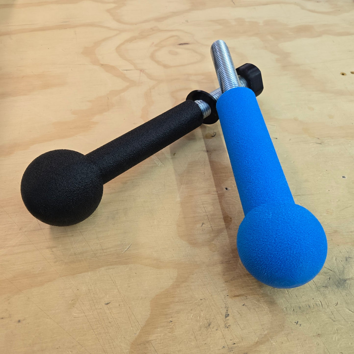 Globo Grip Handles